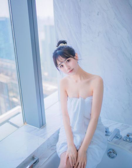 《漂亮的女邻居3》在线观看